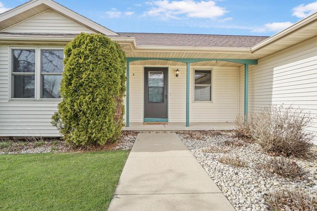 206 Sunset COURT, Mayville, WI 53050