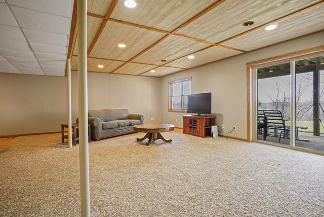 206 Sunset COURT, Mayville, WI 53050