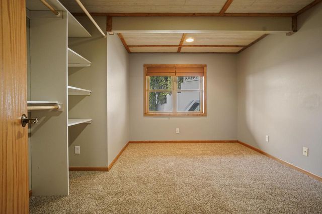 206 Sunset COURT, Mayville, WI 53050
