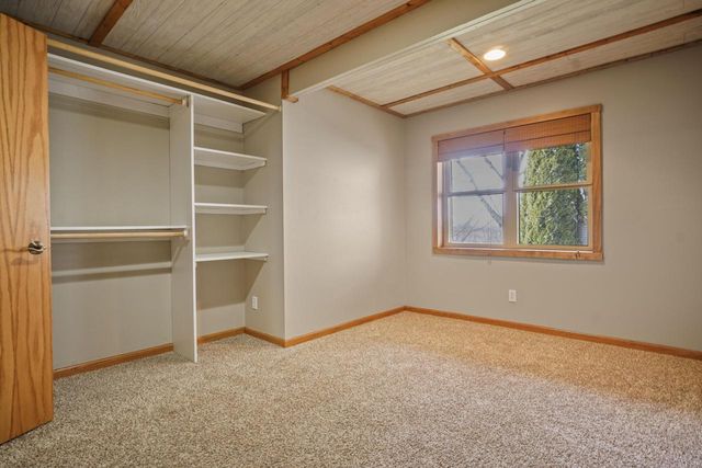 206 Sunset COURT, Mayville, WI 53050