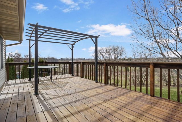 206 Sunset COURT, Mayville, WI 53050