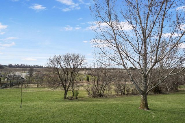 206 Sunset COURT, Mayville, WI 53050