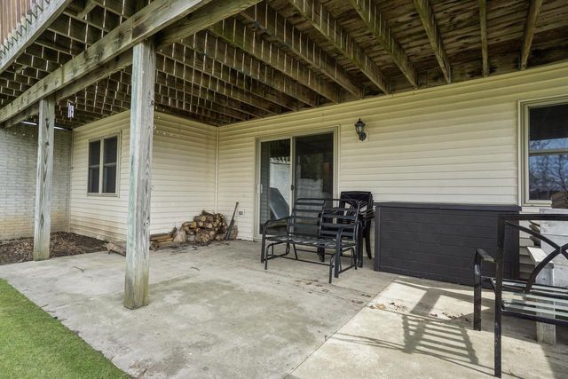 206 Sunset COURT, Mayville, WI 53050