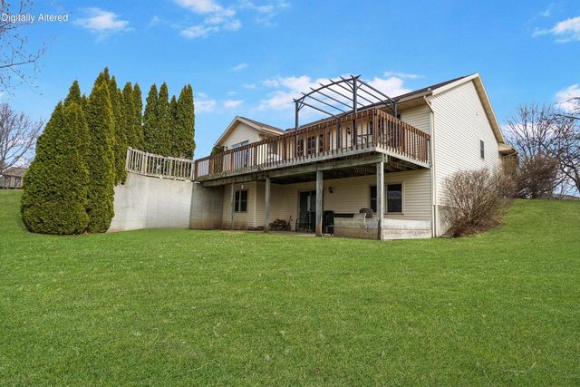 206 Sunset COURT, Mayville, WI 53050