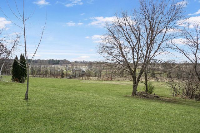 206 Sunset COURT, Mayville, WI 53050
