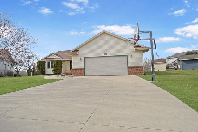 206 Sunset COURT, Mayville, WI 53050