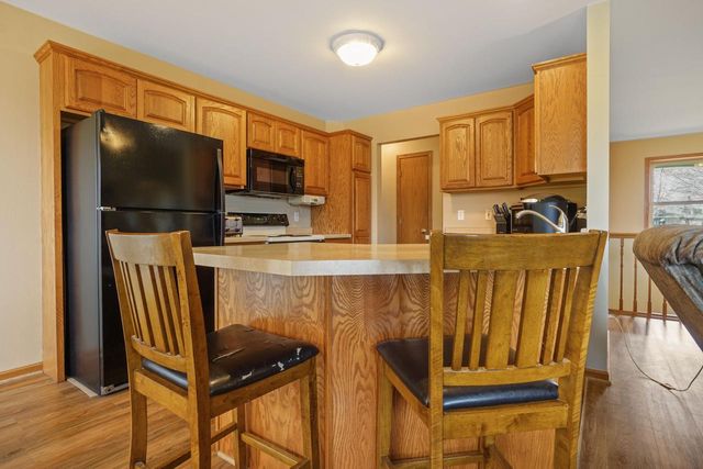 206 Sunset COURT, Mayville, WI 53050