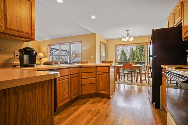 206 Sunset COURT, Mayville, WI 53050
