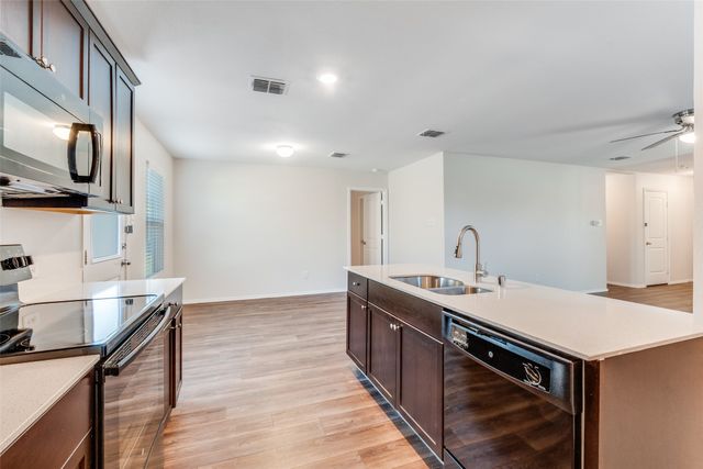 9287 Summerlee Street, Dallas, TX 75227