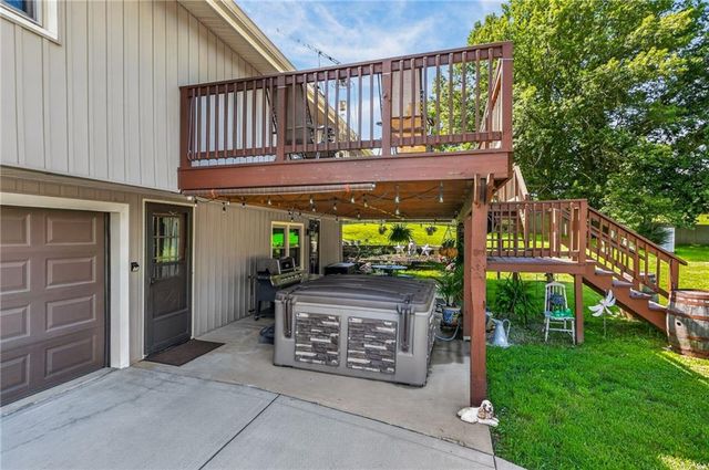 13016 Spring Road, Liberty, MO 64068