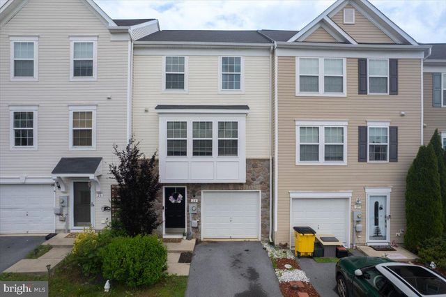 24 VENTURA WAY, Hedgesville, WV 25427