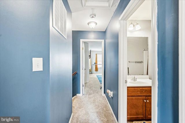 24 VENTURA WAY, Hedgesville, WV 25427