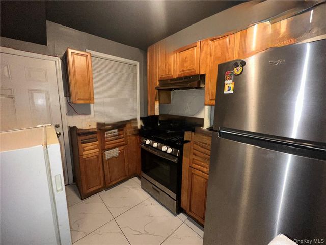 14141 255th Street, Rosedale, NY 11422