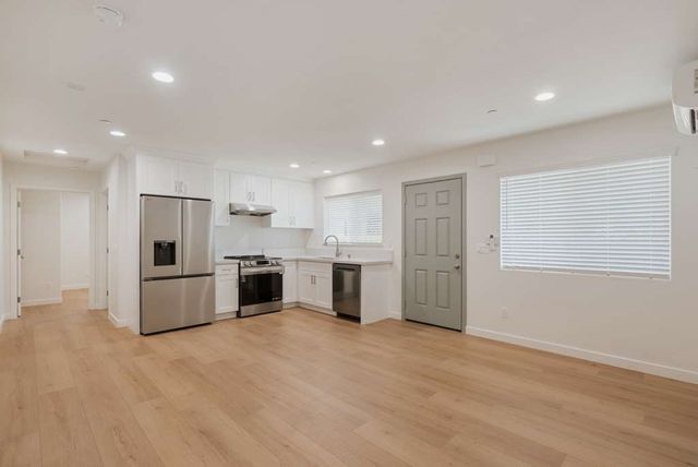 1806 8th St B, Alhambra, CA 91803
