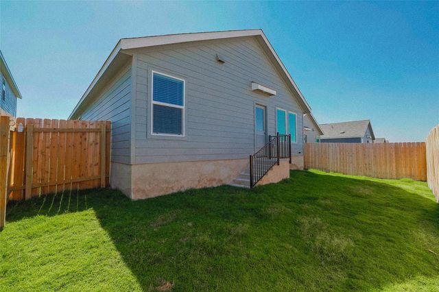 308 Cowpoke DR, Jarrell, TX 76537