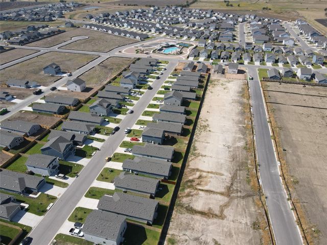 308 Cowpoke DR, Jarrell, TX 76537