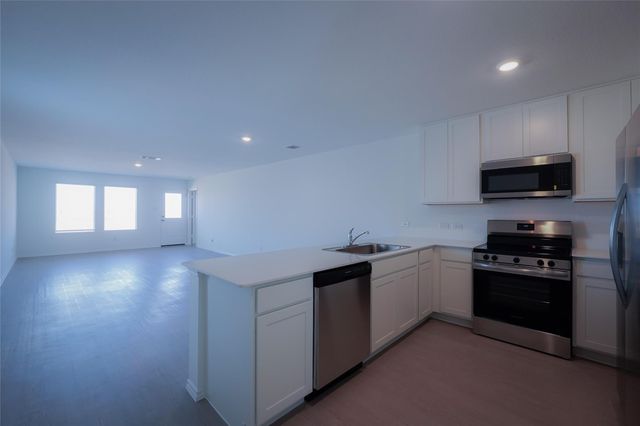 308 Cowpoke DR, Jarrell, TX 76537