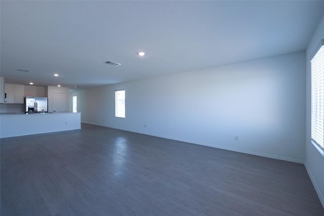 308 Cowpoke DR, Jarrell, TX 76537