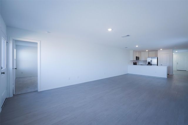 308 Cowpoke DR, Jarrell, TX 76537