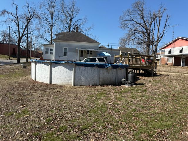 2000 1st Street, Eldorado, IL 62930