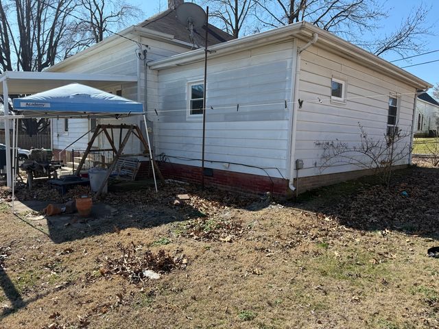 2000 1st Street, Eldorado, IL 62930