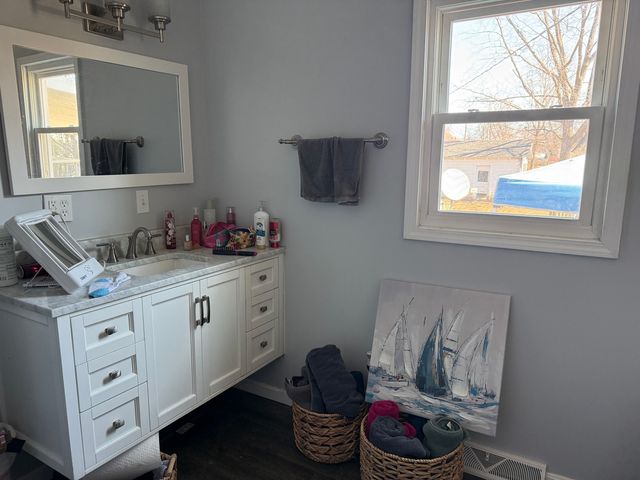 2000 1st Street, Eldorado, IL 62930