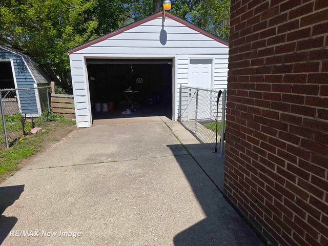 2906 Brandon Street, Flint, MI 48503