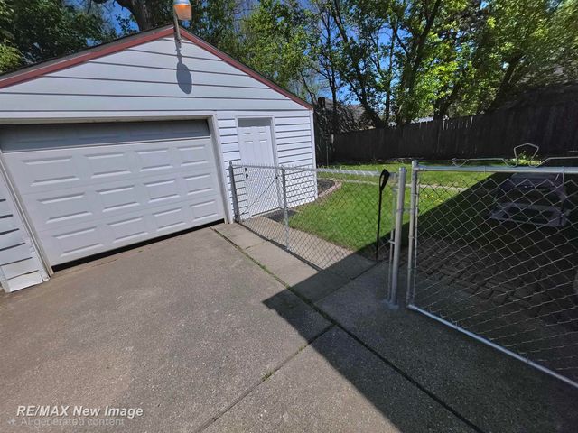 2906 Brandon Street, Flint, MI 48503