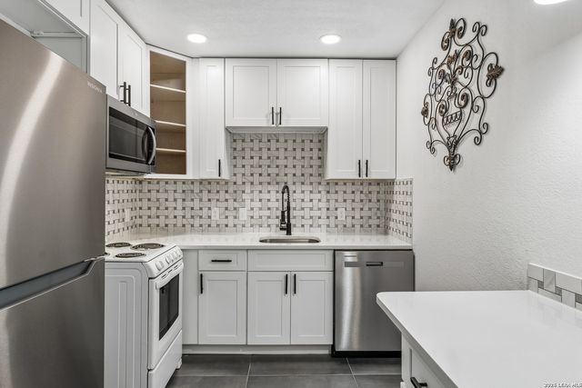 7938 Mainland Woods A, San Antonio, TX 78250