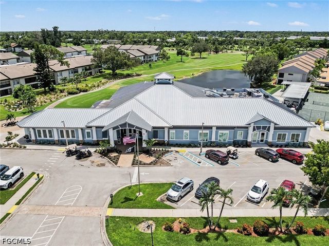 5625 Trailwinds DR 412, Fort Myers, FL 33907