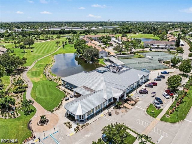 5625 Trailwinds DR 412, Fort Myers, FL 33907