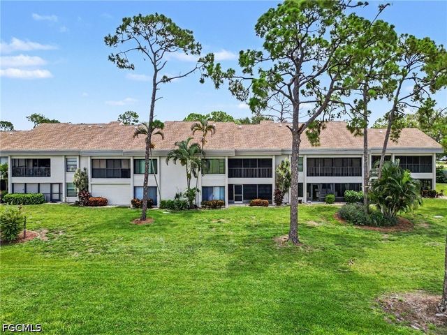 5625 Trailwinds DR 412, Fort Myers, FL 33907