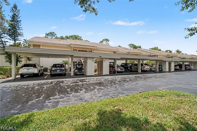 5625 Trailwinds DR 412, Fort Myers, FL 33907