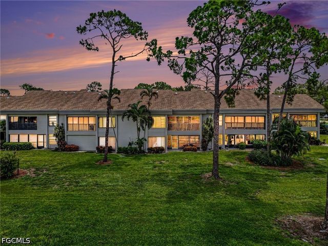 5625 Trailwinds DR 412, Fort Myers, FL 33907