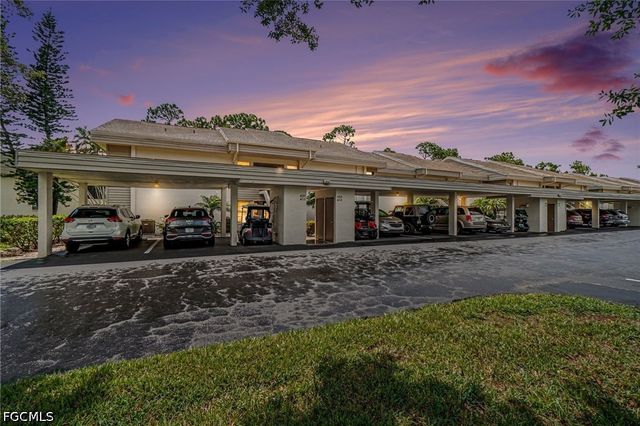 5625 Trailwinds DR 412, Fort Myers, FL 33907