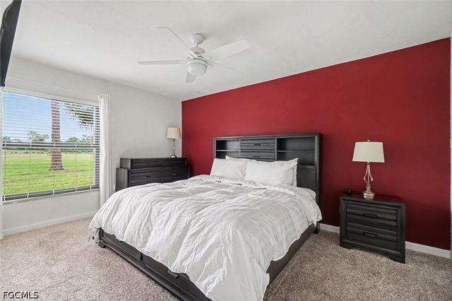 5625 Trailwinds DR 412, Fort Myers, FL 33907