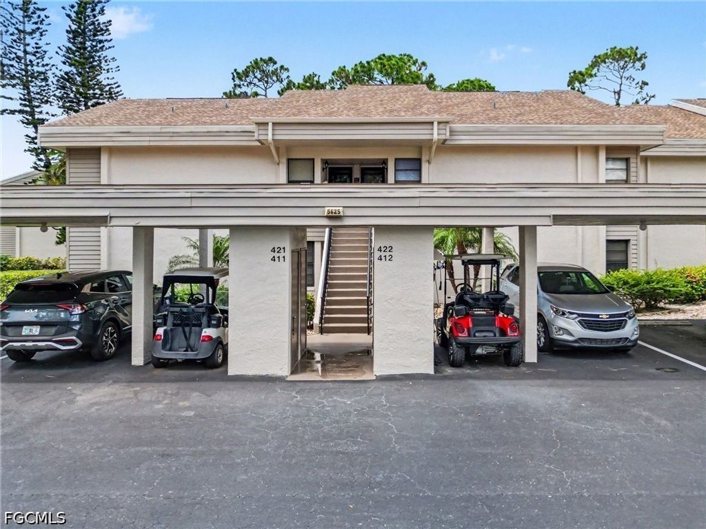 5625 Trailwinds DR 412, Fort Myers, FL 33907