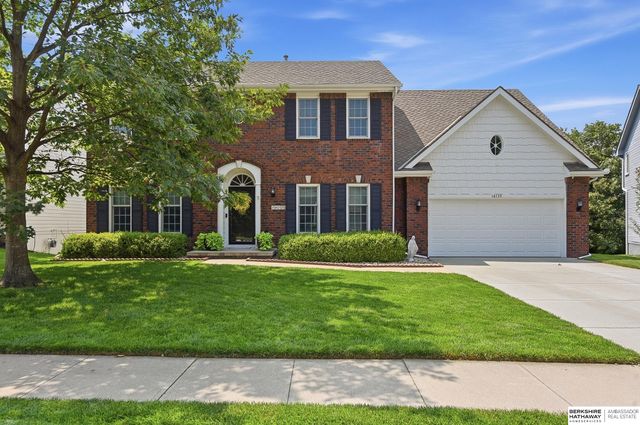 16135 Dewey Avenue, Omaha, NE 68118