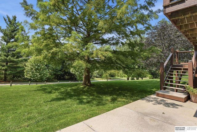 16135 Dewey Avenue, Omaha, NE 68118