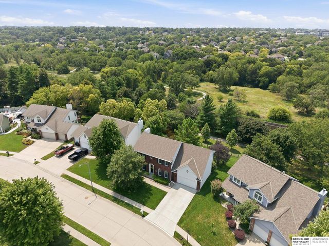 16135 Dewey Avenue, Omaha, NE 68118