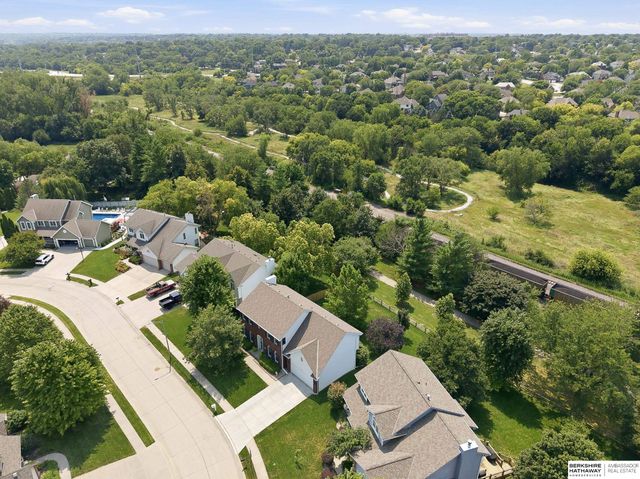 16135 Dewey Avenue, Omaha, NE 68118