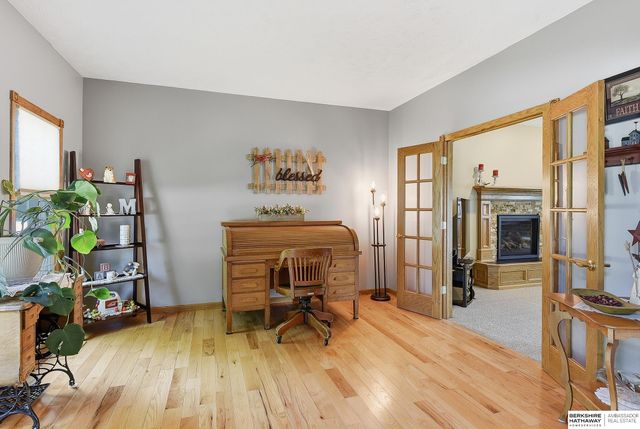 16135 Dewey Avenue, Omaha, NE 68118