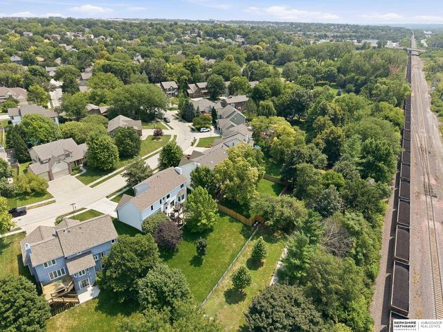 16135 Dewey Avenue, Omaha, NE 68118