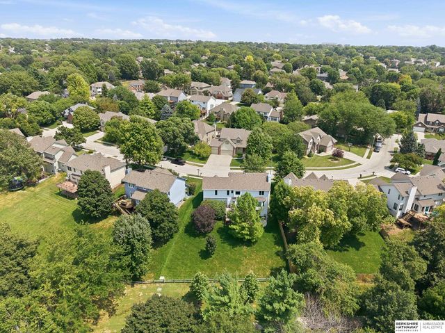 16135 Dewey Avenue, Omaha, NE 68118