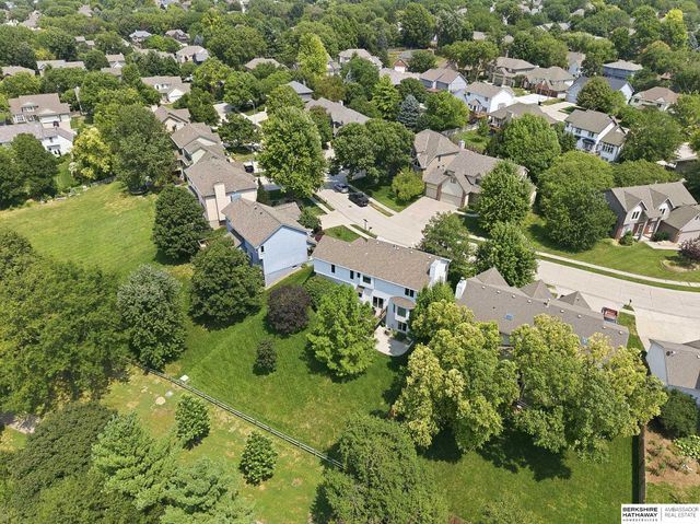 16135 Dewey Avenue, Omaha, NE 68118
