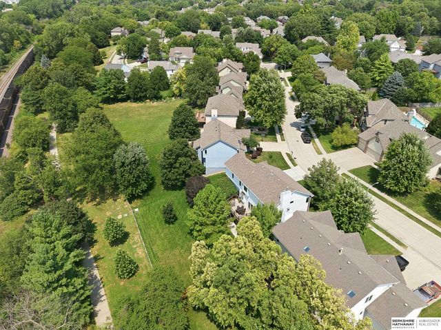 16135 Dewey Avenue, Omaha, NE 68118