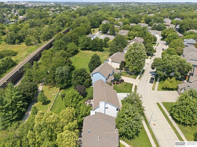 16135 Dewey Avenue, Omaha, NE 68118