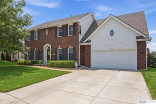 16135 Dewey Avenue, Omaha, NE 68118
