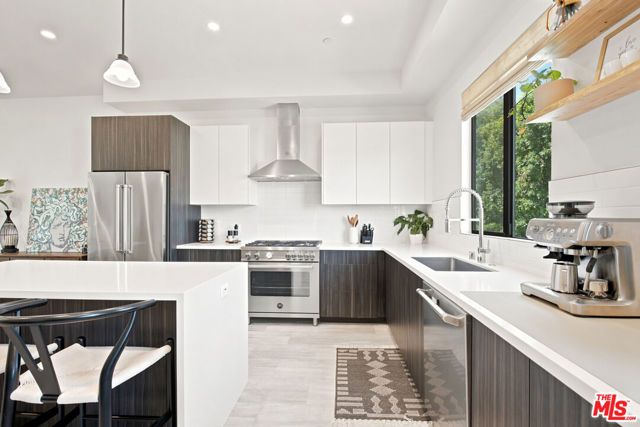 6716 N Royce Lane, Van Nuys (los Angeles), CA 91411