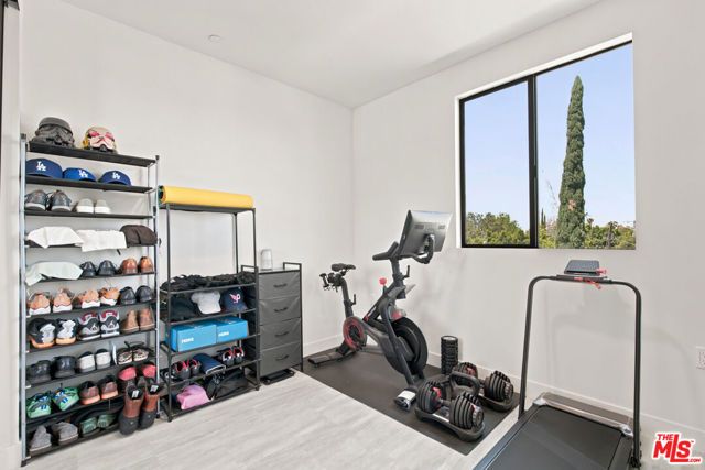 6716 N Royce Lane, Van Nuys (los Angeles), CA 91411